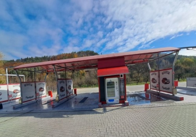 Cum menții eficiența și satisfacția clienților într-o spălătorie self-service