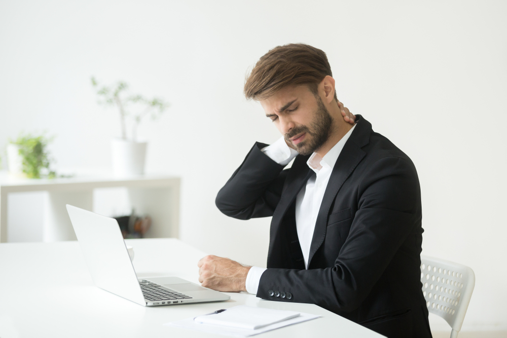 Cum să faci un masaj complet al corpului când ai un job sedentar