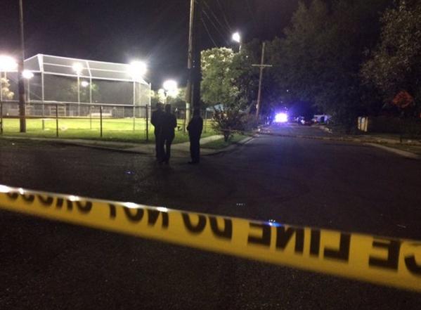 Cum sa scoti arma sa tragi spre un teren de joaca pentru copii?! 16 răniţi în New Orleans