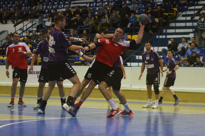 Cupa București, la handbal masculin. Dinamo - CSM București 30-27. în finala competiției. Clasamentul final