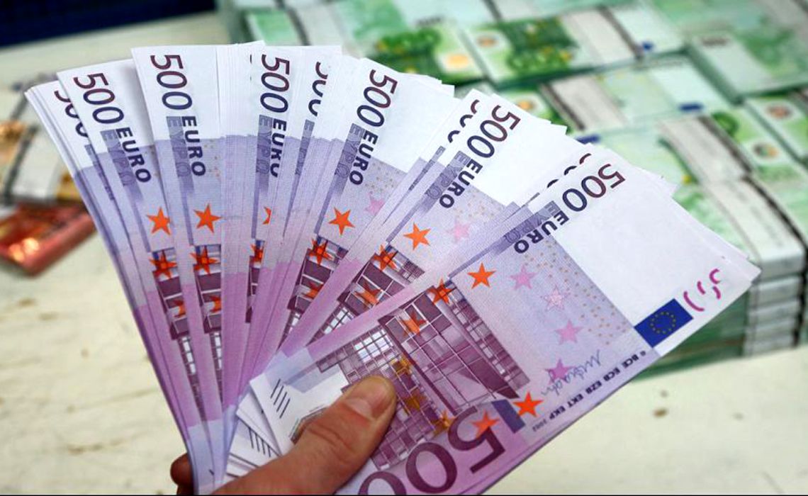 Curs valutar 27 februarie 2019. Ce s-a întâmplat cu euro în această dimineață