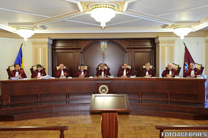 Curtea Constitutionala a amanat pentru 15 iunie decizia privind posibila dezincriminare a abuzului in serviciu