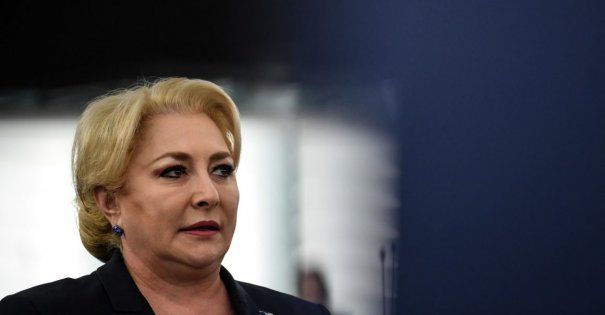 Dăncilă se laudă că a scos țara „din noroaie