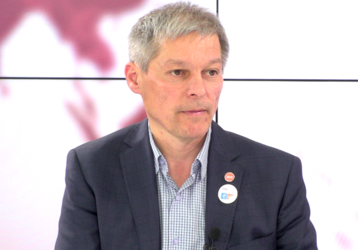 Dacian Cioloș a devenit primul lider român al unui grup politic din Parlamentul European