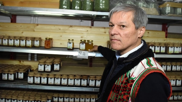 Dacian Cioloş, despre acuzaţia că a păzit casa Doinei Cornea: Ca militar în termen la Securitate, asiguram paza la obictive publice