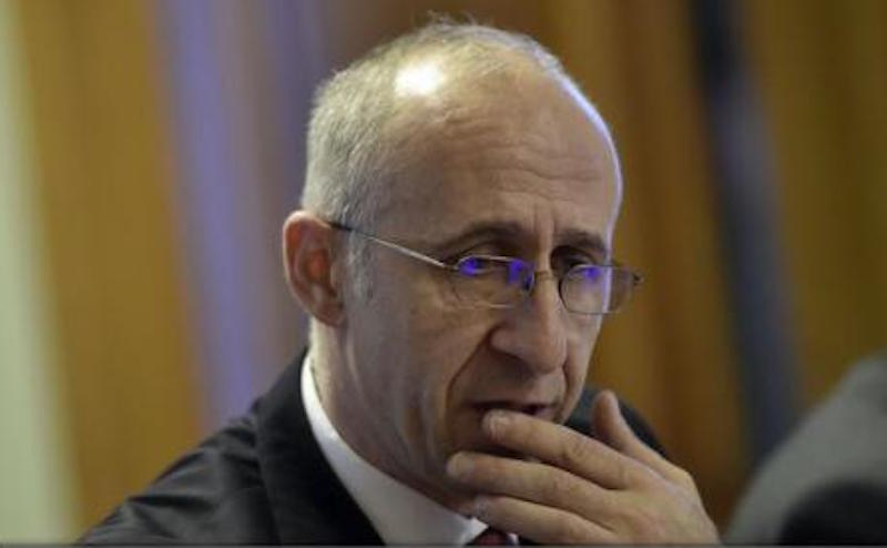 Dan Costescu vrea să-l păcălească pe Sorin Bușe ca să revină director la CFR SA