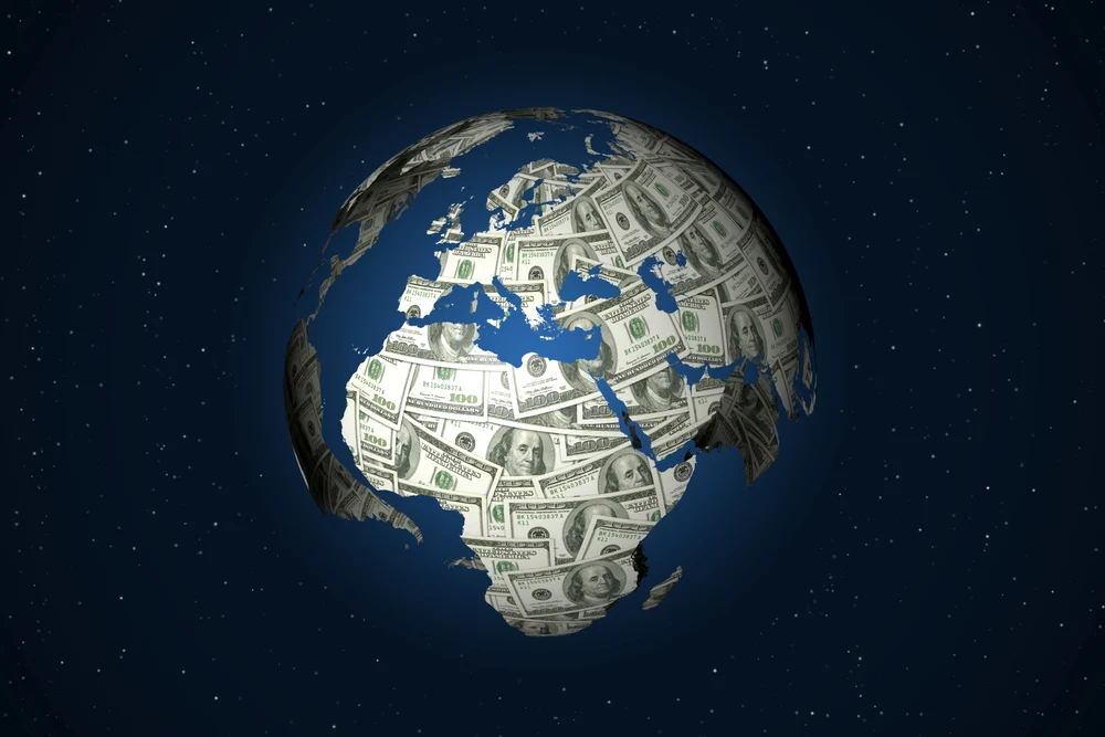 Datoria globală depăşeşte 365.000 de miliarde de dolari. Avertismentul economiștilor

