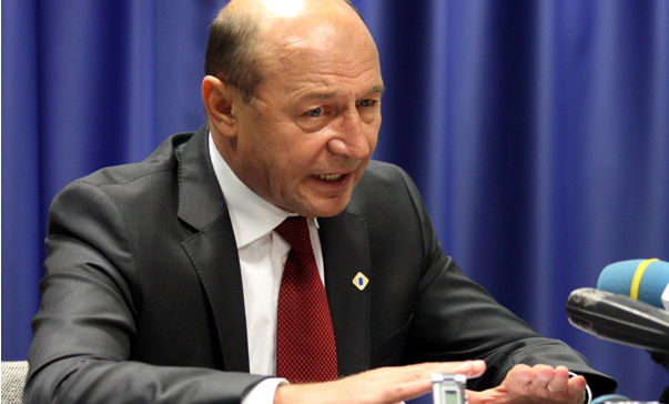 Demagogia lui Băsescu, distrugatorul de spitale: