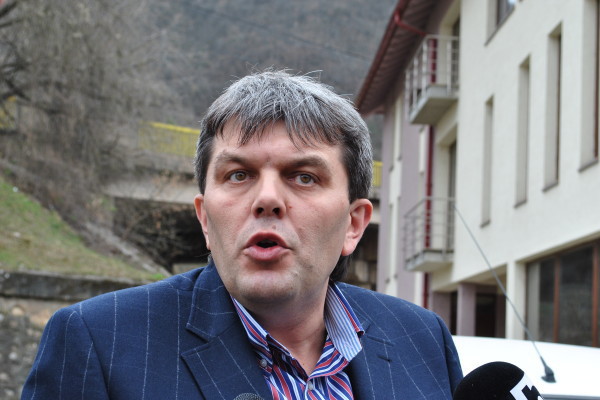 Descinderea DGA la Băile Herculane. Nicusor Vasilescu e inca primar desi ar trebui sa fie suspendat din motive penale