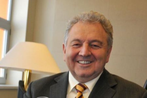 Descinderi la domiciliul lui Ilie Carabulea şi la sediul Carpatica
