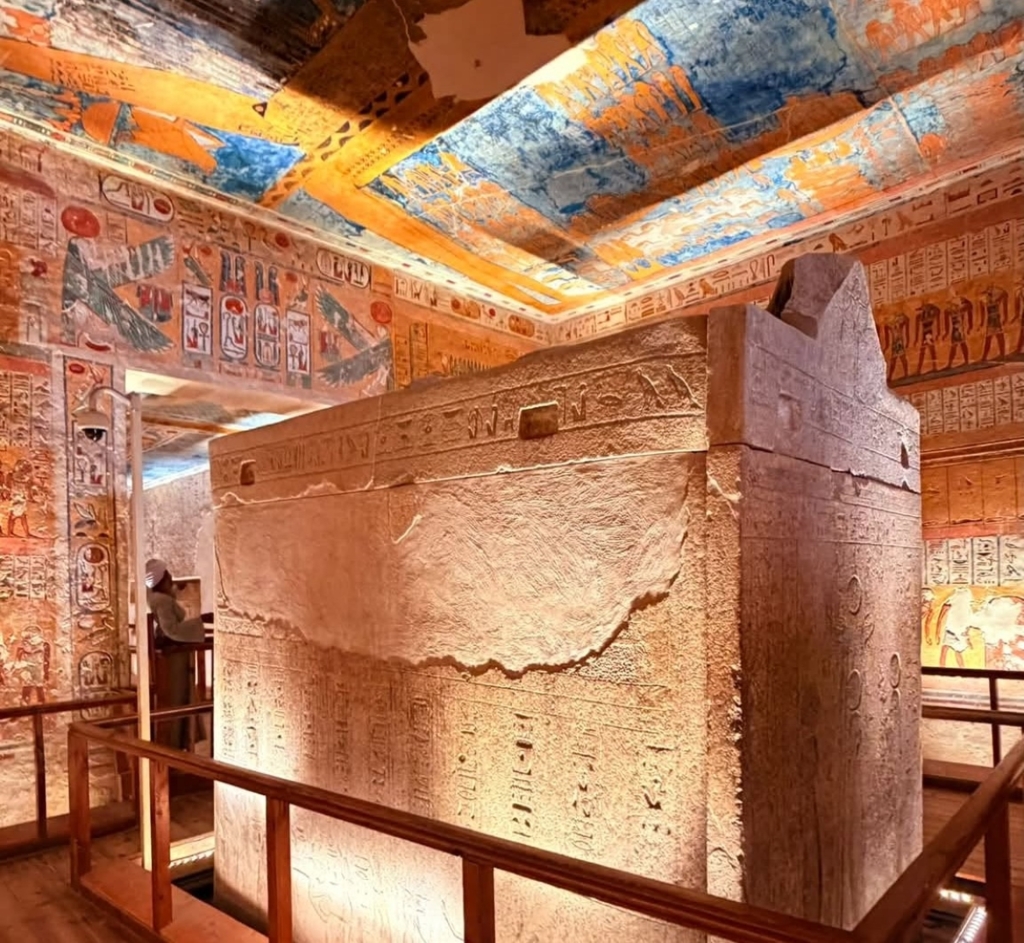 Descoperire la mormântul faraonului Tutankhamon: Noi dovezi indică posibilul cavou al reginei Nefertiti