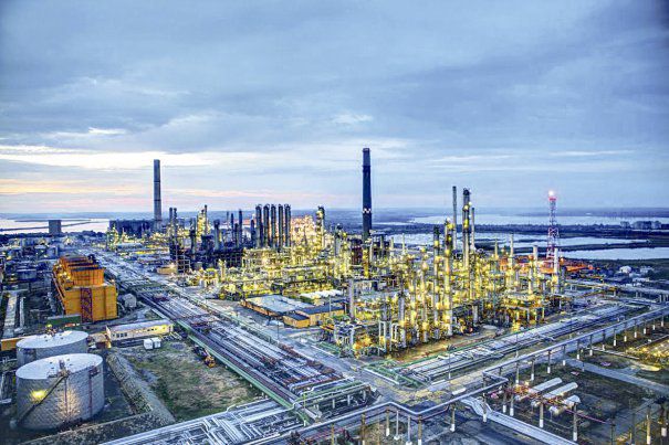 DIICOT: 14 persoane sunt acuzate în dosarul Rompetrol II
