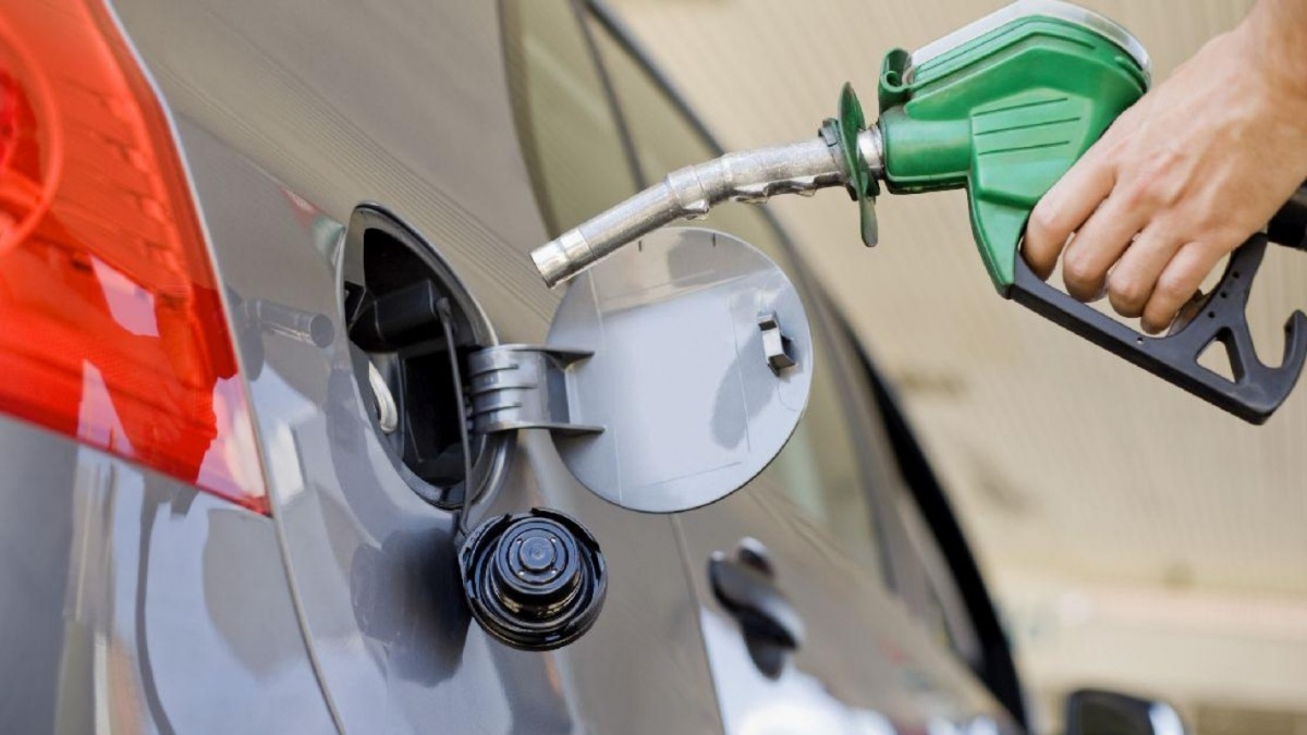 Din calcule se anunță o vară grea - Cu cât se scumpesc benzina și motorina, de la 1 august, după ce vor crește accizele la carburanți și TVA

