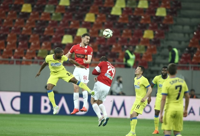 Dinamo vs Steaua, Cupa României, semifinale. Alb-roșii vor organiza o licitație de tricouri în scopuri caritabile