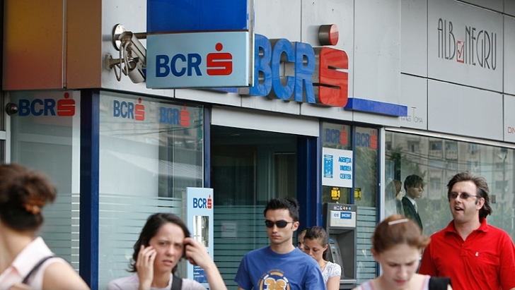 Director banca: Instanţa nu poate elimina din contracte referirile la dobândă