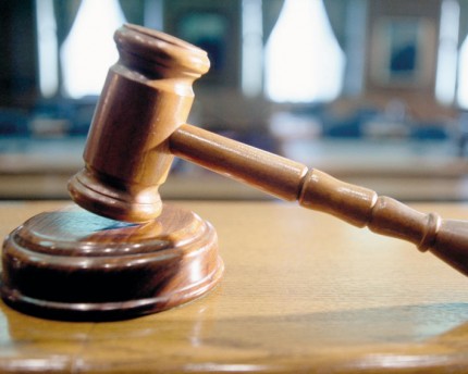 Directorul economic al Primăriei Târgu Mureş, trimis în judecată de DNA pentru luare de mită