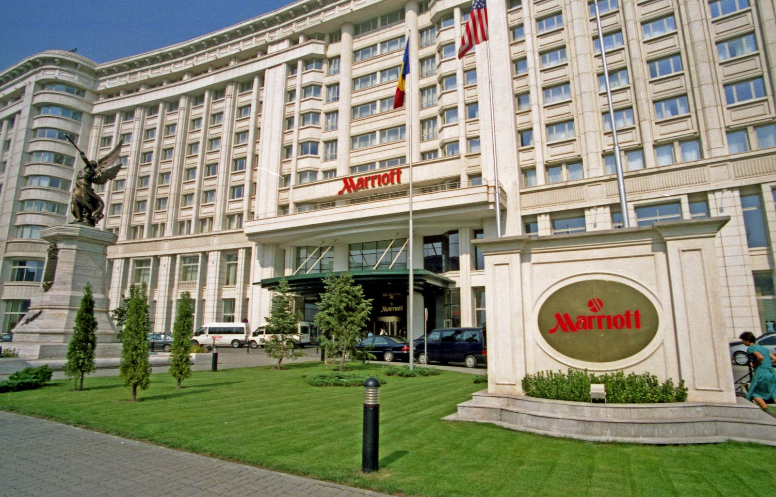 Directorul financiar al Hotelului Marriott a fost pus sub control judiciar