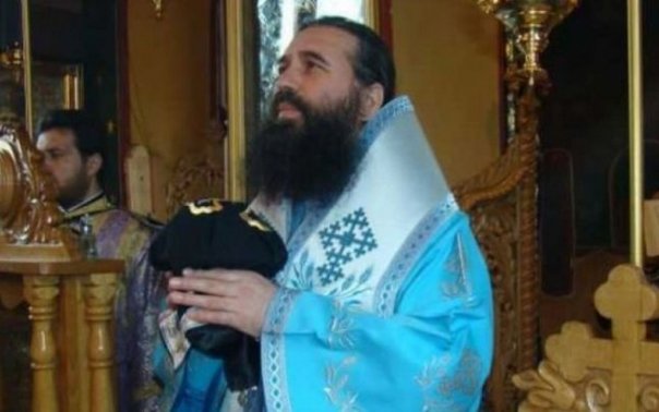 Discurs dur in biserica! Un episcop din Caracal: Cresti 15 ani o copila si vine o jigodie si o ia de langa tine