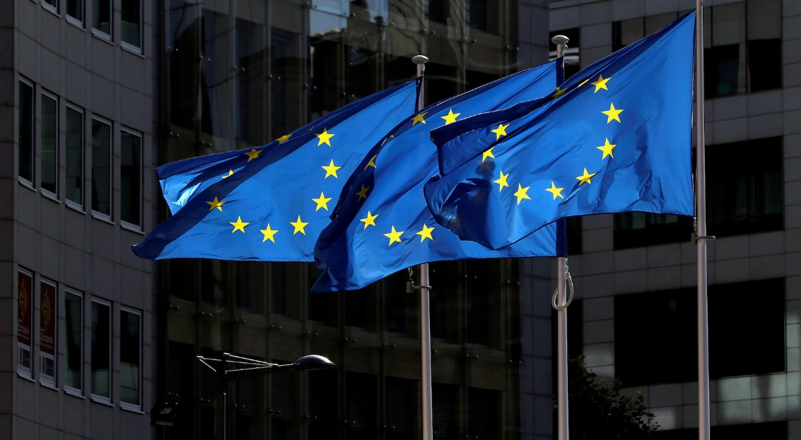 Ditamai scandalul la Bruxelles. Big Tech refuză să se supună Comisiei Europene și blochează toate reclamele politice