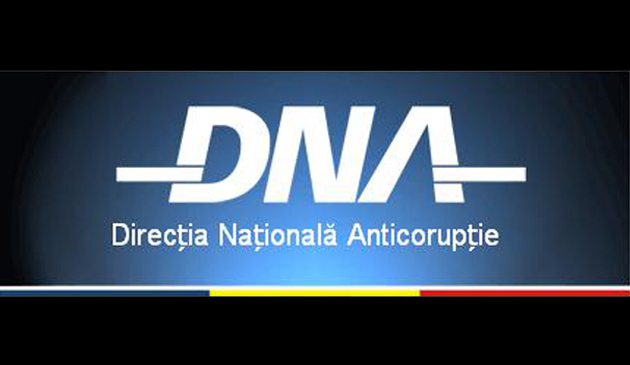 DNA: Fostul președinte al Federației Române de Fotbal Mircea Sandu şi soţia, trimişi în judecată pentru infracţiuni de corupţie