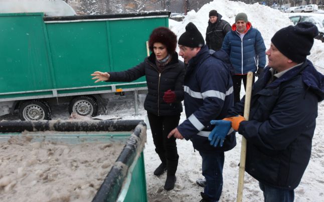 DNA la Primaria Capitalei pe subiectul Ziuanews cu masinile de topit zapada