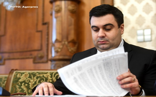 DNA scanează parcul auto de la Ministerul Transporturilor și CFR