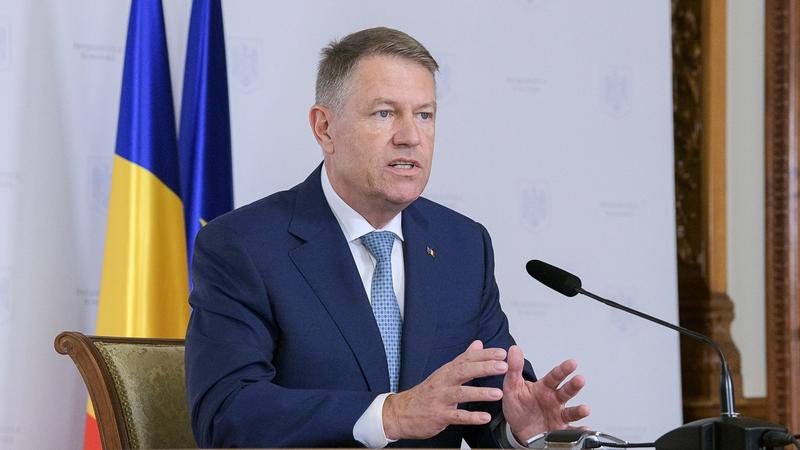 Doctorii și personalul medical care lucrează cu pacienți Covid-19 ar putea primi un bonus lunar de 500 de euro