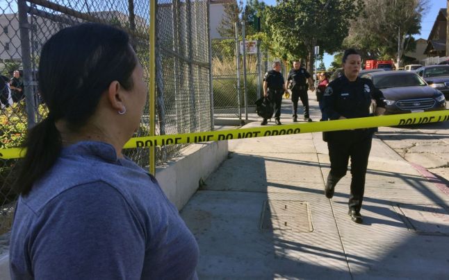 Doi elevi au fost împuşcaţi într-o şcoală din Los Angeles. O fată de 12 ani, reţinută de poliţie