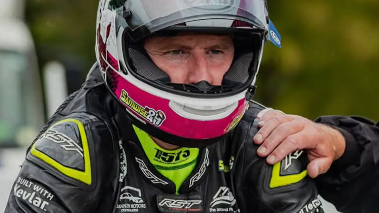 Doi motocicliști au murit în timpul calificărilor pentru Manx Grand Prix
