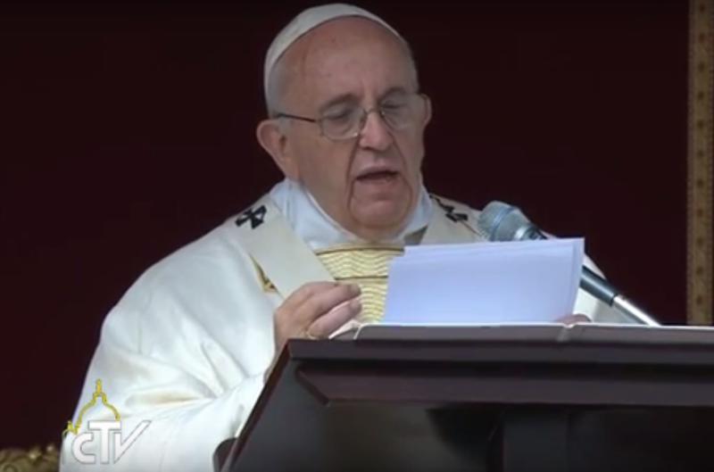 Doi romani si un moldovean fara adapost, printre invitatii Papei Francisc la micul dejun de ziua aniversarii sale de 80 de ani