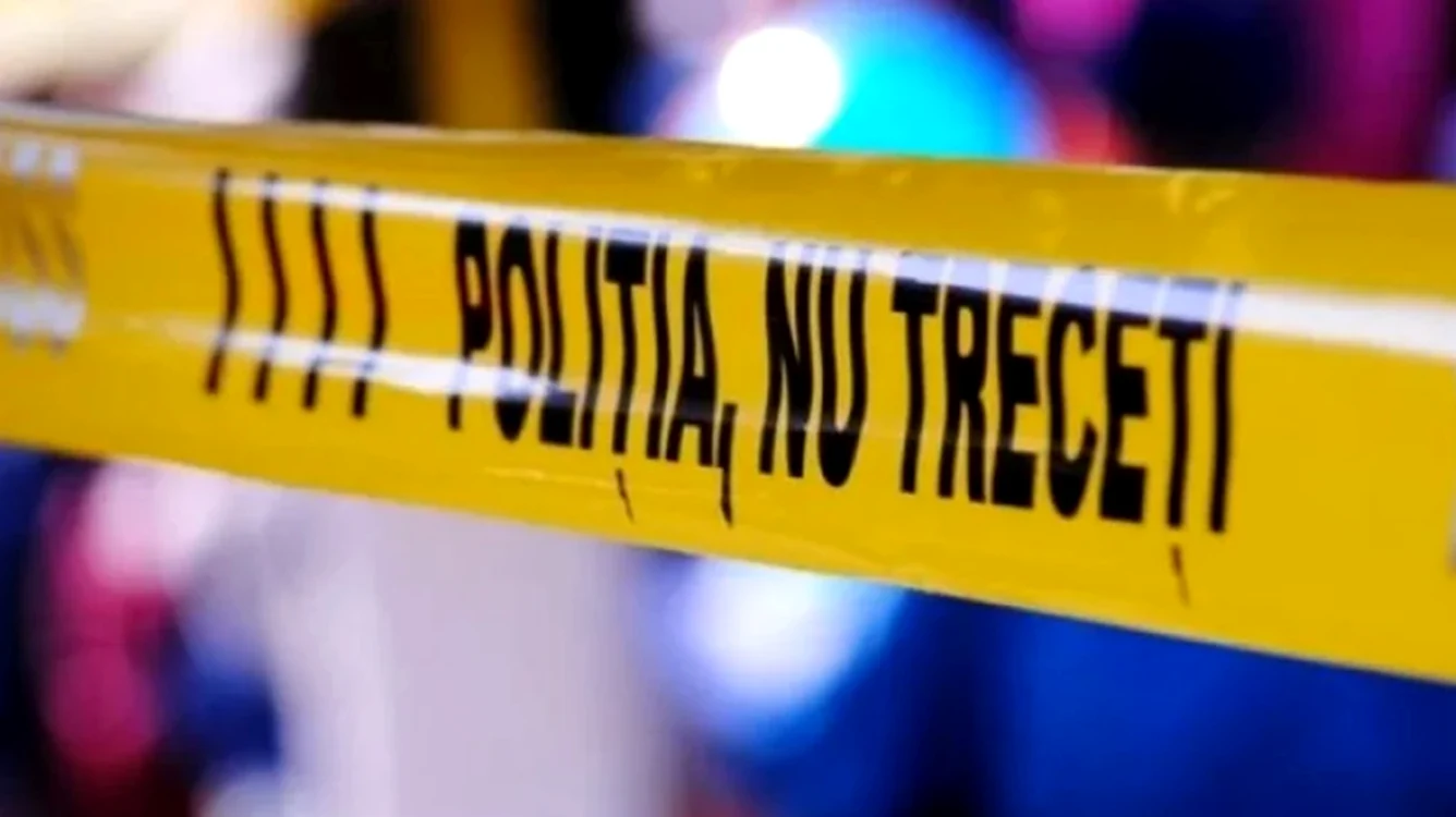 Doi tineri din Bacău, găsiți morți în mașină, într-o zonă împădurită. Trupurile prezentau urme de împușcare