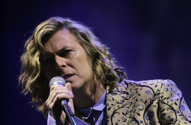 Doliu in rockul mondial. A murit legendarul David Bowie