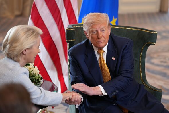 Donald si Ursula în serialul