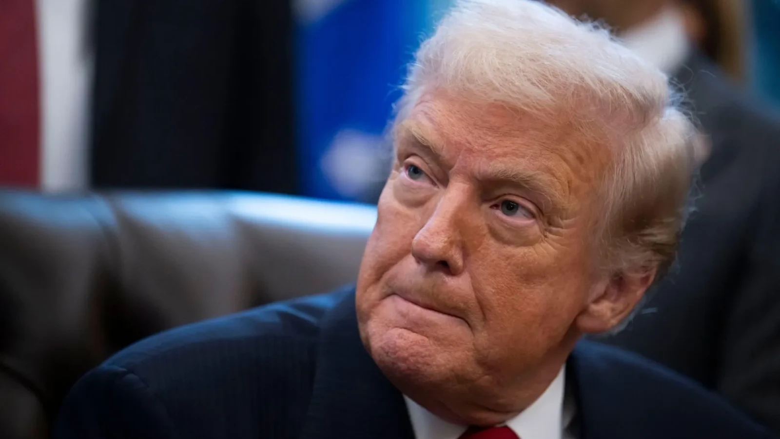 Donald Trump iar manipulează bursele și piețele globale: A anunțat ca probabil va ataca Iranul in 10 zile și a explodat pretul petrolului