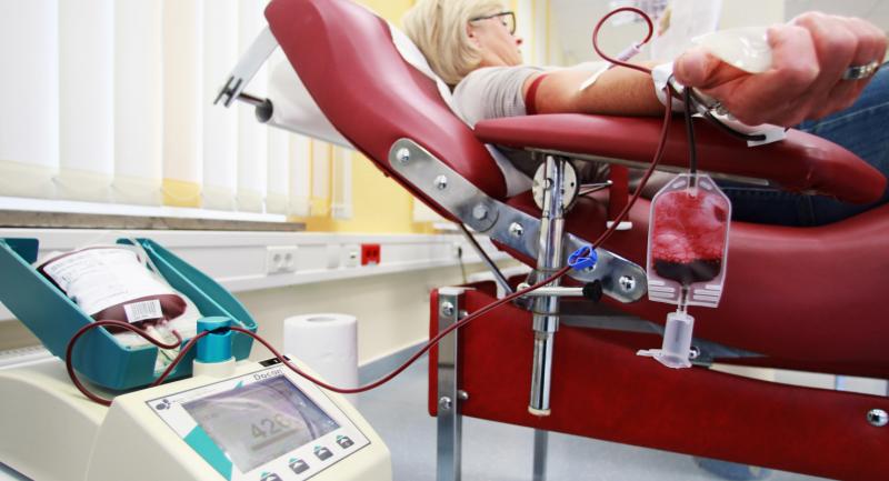 Donatorii de sânge ar putea primi tichete de masă în valoare de 150 de lei