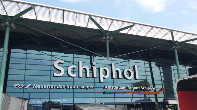 Două avioane s-au ciocnit la una din porţile aeroportului Schiphol din Amsterdam