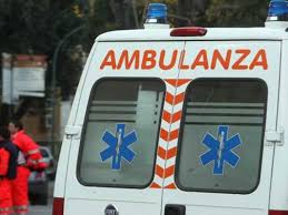 Două persoane, rănite grav după ce un microbuz care transporta români s-a răsturnat în Italia
