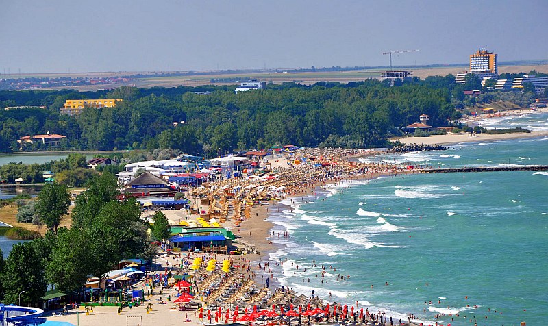 Două hoteluri din Neptun, amendate de ANPC cu 50.000 de lei, bucătăria unuia din ele fiind închisă