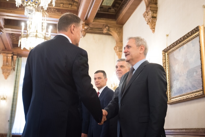 Dragnea îl amenință pe Iohhanis cu manifestații de stradă