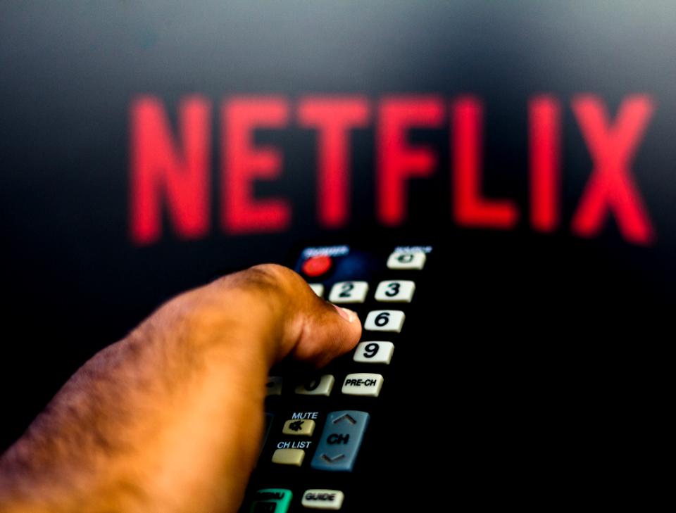 E nashpa! Netflix va restricționa folosirea unui cont de către mai multe persoane