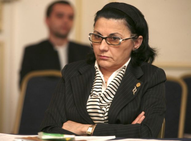 Ecaterina Andronescu a ajuns la DNA în dosarul 