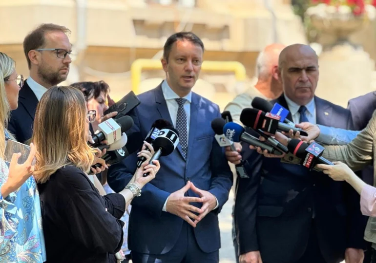 Ecopolitica: Premierul de pe culoarul Krichbaum: Mureșan, Fritz și rețeaua care livrează României salvatori „pro-europeni"
