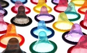 Efecte secundare ale pandemiei de COVID-19: Criză mondială de prezervative, după ce marii producători şi-au suspendat activitatea