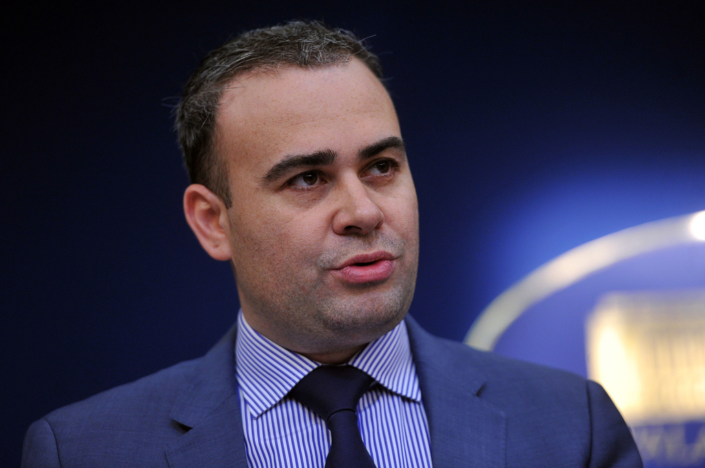 Efectul CCR: Inalta Curte ar putea decide marti rejudecarea procesului in care Valcov a fost condamnat la 8 ani de inchisoare