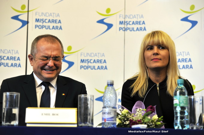 Elena Udrea investeşte în cartierul de lux smart din Cluj. Face cumparaturi cu drona si se deplaseaza cu helicopterul