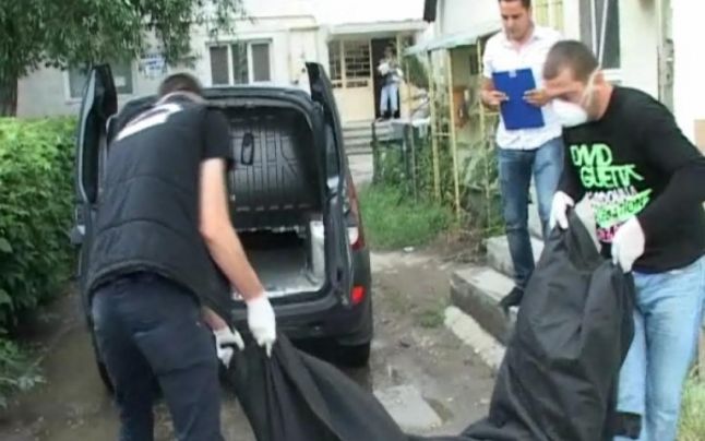 Elevă din Craiova, găsită moartă în Parcul Poporului, violată şi cu gâtul tăiat