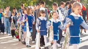 Elevii ar putea fi obligați să poarte uniformă unică