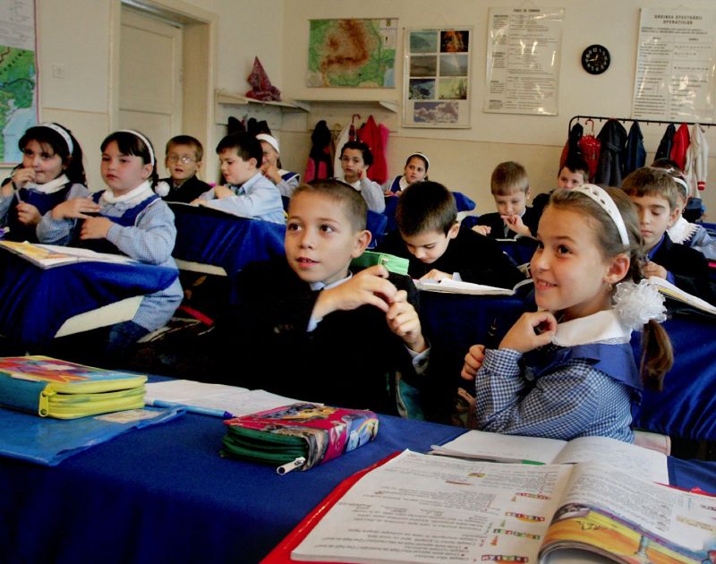 Elevii şi profesorii nu vor face cursuri miercuri