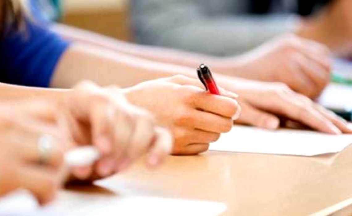 Elevii încep simularea pentru Evaluarea Națională 2019 cu proba la Limba și literatura română