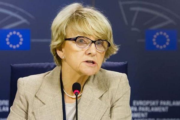 Engleza ar putea pierde statutul de limbă oficială a UE in favoarea francezei